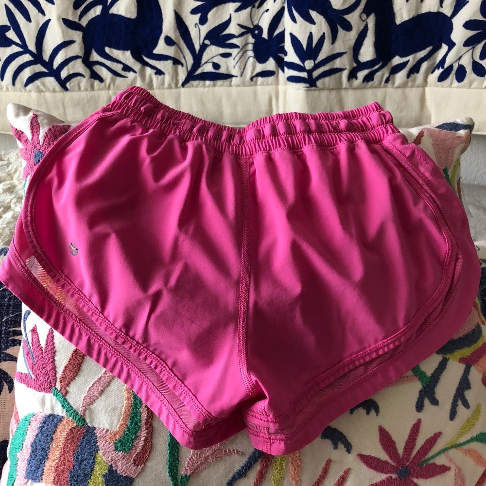 Lululemon hot pink shorts 2.5 inch